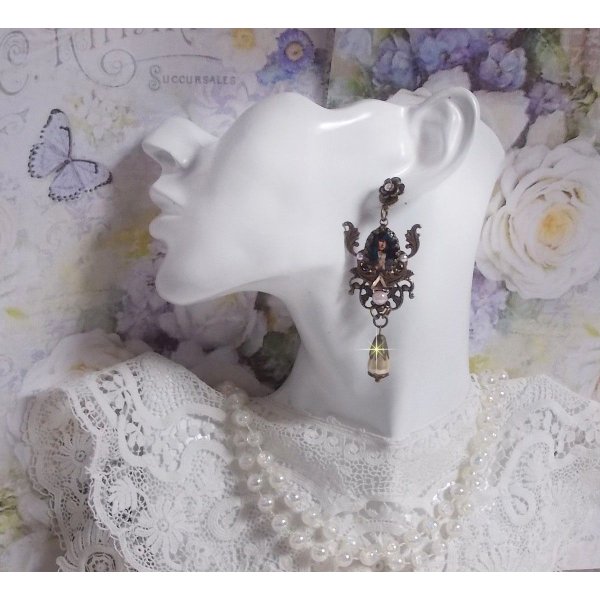 BO Madonna kreiert mit PureCrystal-Cabochons, Lupen-Cabochons, Wolkenstempeln und bronzefarbenen Accessoires