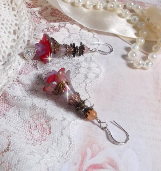 BO Myst&egrave;res d&rsquo;Antan mont&eacute;es avec fleurs r&eacute;sines, breloques gouttes, Quartz Rose et crochets argent 925