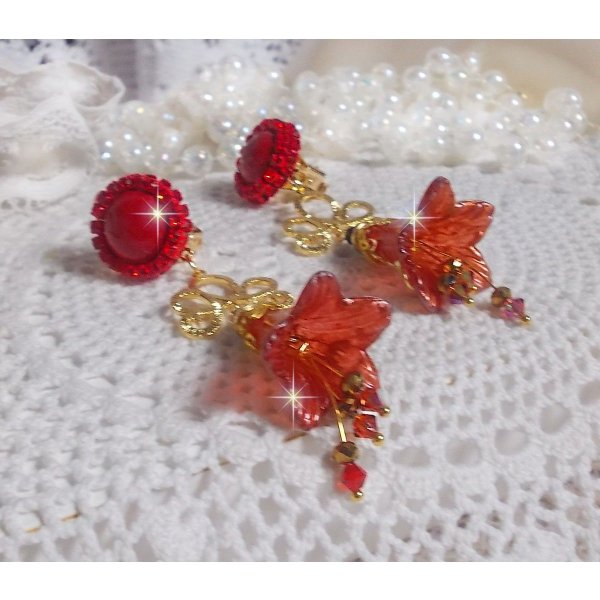 BO Myst&egrave;res D&eacute;clarations cr&eacute;&eacute;es avec des cristaux, perles et cabochons en verre, divers accessoires dor&eacute;s et plaqu&eacute; Or