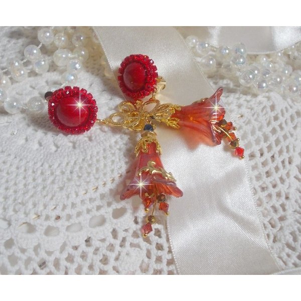 BO Myst&egrave;res D&eacute;clarations cr&eacute;&eacute;es avec des cristaux, perles et cabochons en verre, divers accessoires dor&eacute;s et plaqu&eacute; Or