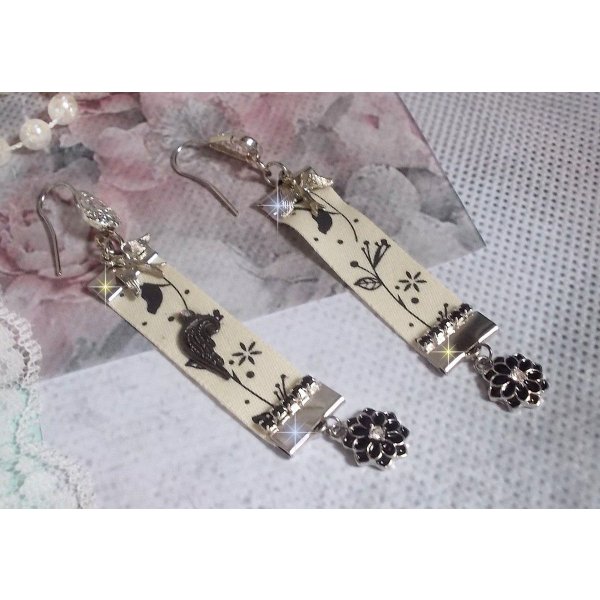 BO V&ouml;gel Schwarz und Wei&szlig; kreiert mit bedrucktem Band V&ouml;gel Schwarz und Wei&szlig;, Kristallen, emaillierten Blumen und hochwertigen Accessoires