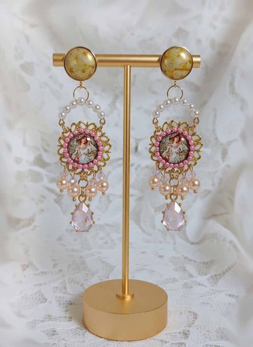 BO Pleasures Pink cr&eacute;&eacute;es avec cabochons verres, accessoires laiton et perles Cristal Swarovski