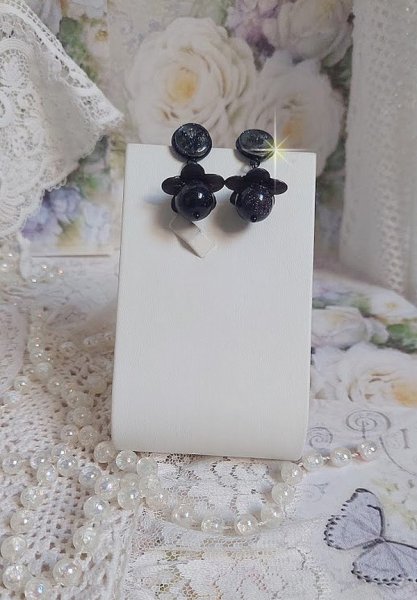 BO P&eacute;pites mont&eacute;es avec fleurs frostesd, perles verres, cabochons r&eacute;sines et puces d'oreilles en m&eacute;tal