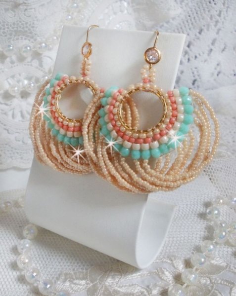 BO Runde Perlen, kreiert mit Rocailles und Facetten aus b&ouml;hmischem Glas