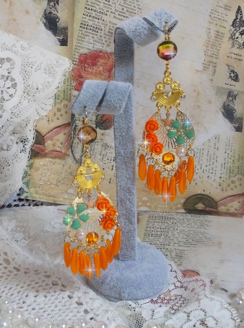 BO Rosengarten Orange Rosen, kreiert mit Strasssteinen und Cabochons aus Swarovski-Kristall, Blumen, orangefarbenen Dolchen, Glascabochons und hochwertigen Accessoires