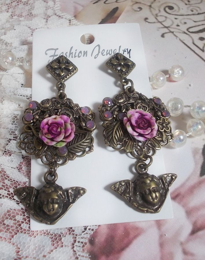 BO Secrets des Angelots kreiert mit Harzrosen, Angelots Charms, Drucken und Kristallen