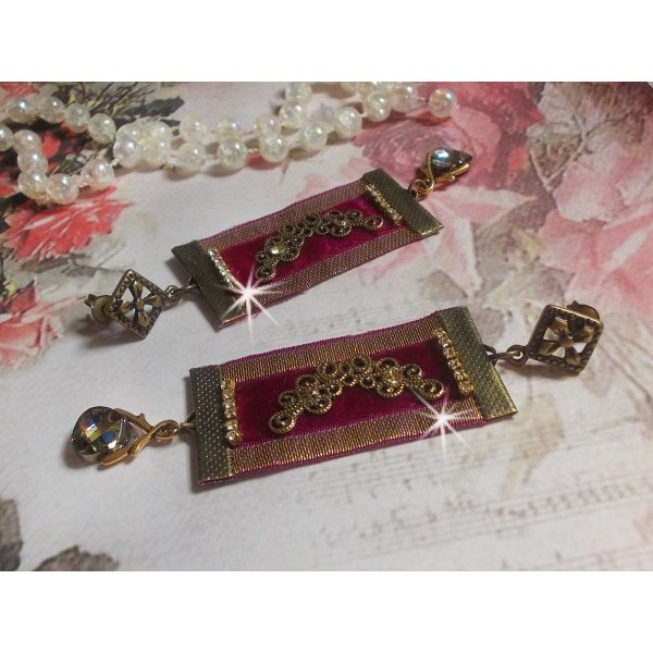 BO Vintage Arabesque kreiert mit Bordeaux-Borten, Swarovski-Kristallen und sch&ouml;nen Accessoires 