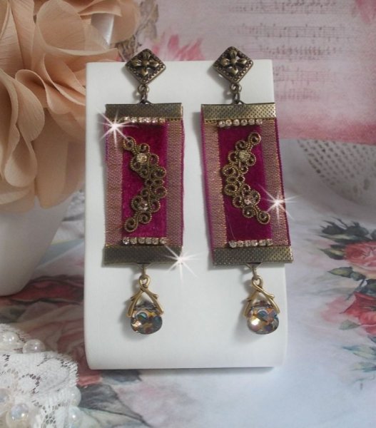 BO Vintage Arabesque kreiert mit Bordeaux-Borten, Swarovski-Kristallen und sch&ouml;nen Accessoires 