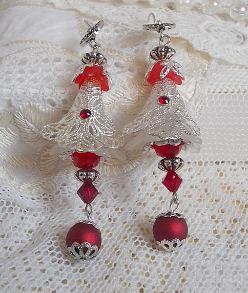 BO Tendre Rouge mit Swarovski-Kristallen, facettierten runden Perlen und Ohrhaken aus Silber 925/1000