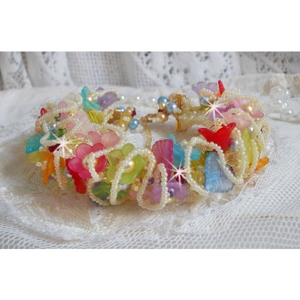 Garden Flowers Armband mit Swarovski Perlen, Frosted Blumen, 3 Mikron vergoldeter Verschluss