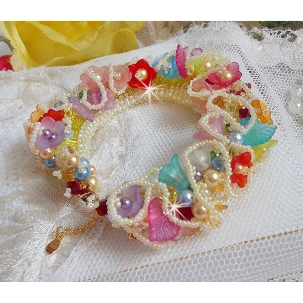 Garden Flowers Armband mit Swarovski Perlen, Frosted Blumen, 3 Mikron vergoldeter Verschluss