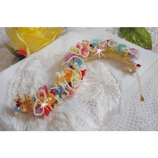 Garden Flowers Armband mit Swarovski Perlen, Frosted Blumen, 3 Mikron vergoldeter Verschluss