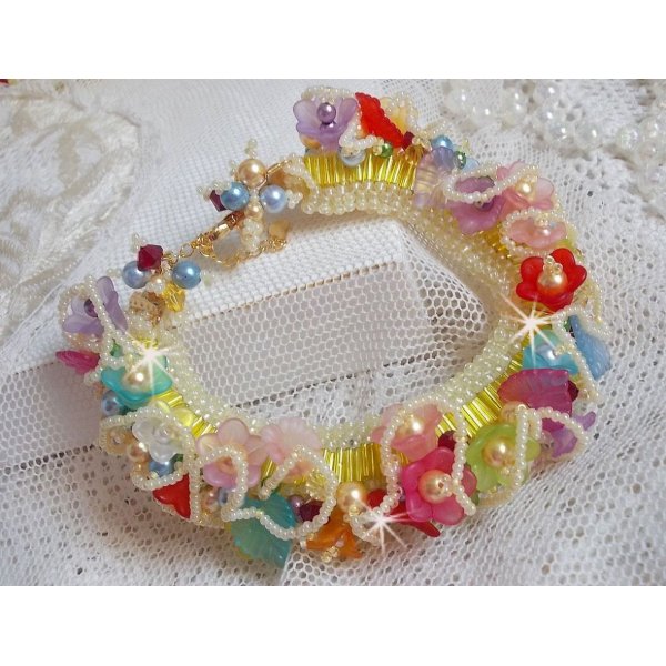 Garden Flowers Armband mit Swarovski Perlen, Frosted Blumen, 3 Mikron vergoldeter Verschluss