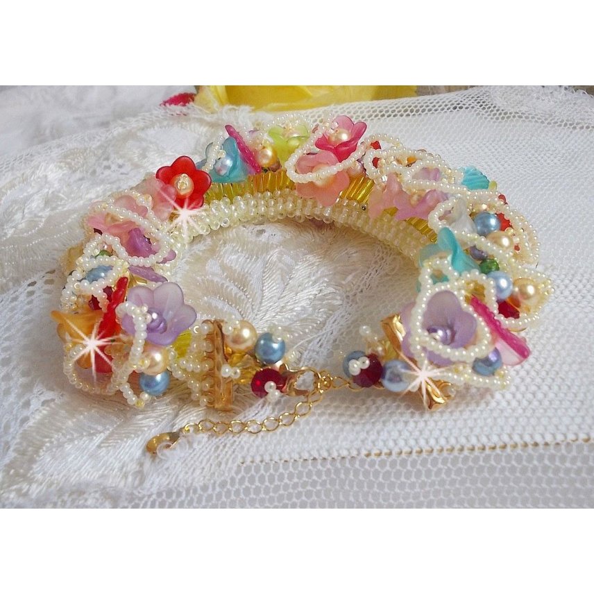 Garden Flowers Armband mit Swarovski Perlen, Frosted Blumen, 3 Mikron vergoldeter Verschluss