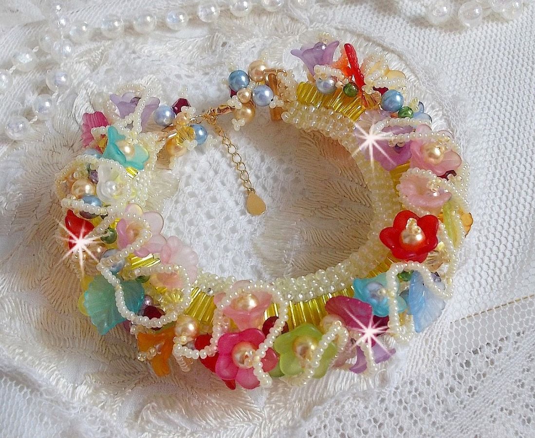 Garden Flowers Armband mit Swarovski Perlen, Frosted Blumen, 3 Mikron vergoldeter Verschluss