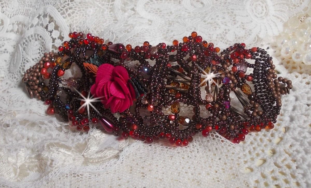 Belle Hélène Manschettenarmband ganz aus Rocailles, Stoffblume, Edelsteinperlen (Calcit gelb/weiß) und Rocailles
