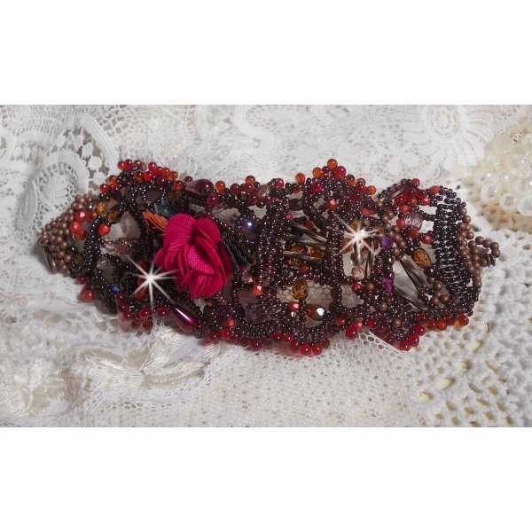 Belle Hélène Manschettenarmband ganz aus Rocailles, Stoffblume, Edelsteinperlen (Calcit gelb/weiß) und Rocailles