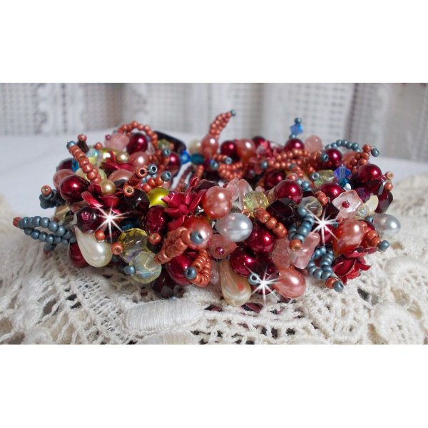 Bracelet Fleur de Chine avec des cristaux et pierres fines