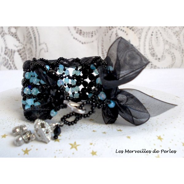 Prestige Armband mit schwarzen und blauen Facetten und Organzaband