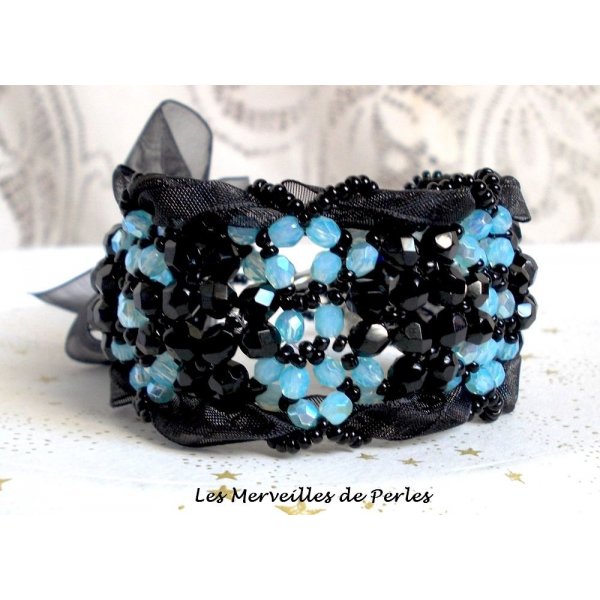 Prestige Armband mit schwarzen und blauen Facetten und Organzaband