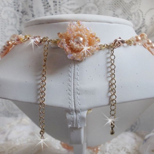 Idylle Beaut&eacute; Haute-Couture-Halskette, nichts als Swarovski-Perlmuttperlen und Rocailles-Perlen 