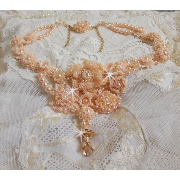 Idylle Beaut&eacute; Haute-Couture-Halskette, nichts als Swarovski-Perlmuttperlen und Rocailles-Perlen 