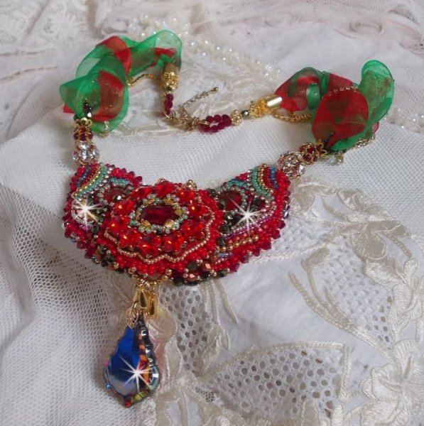 Halskette Mia Haute-Couture Barock/Vintage bestickt mit Swarovski-Kristallen, vergoldet, diverse Perlen von hoher Qualit&auml;t