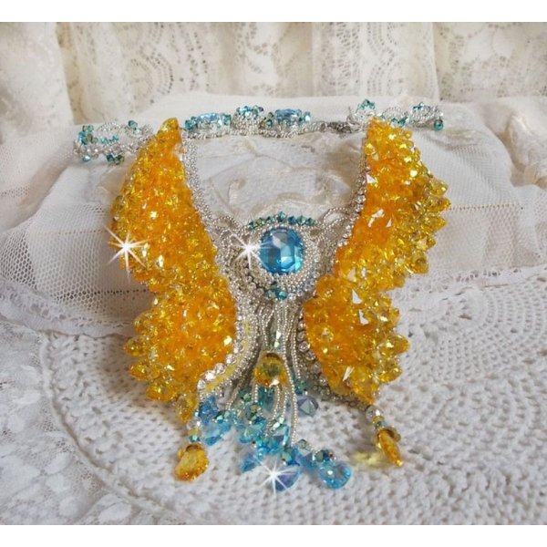 Plastron-Halskette Schmetterling von Versailles Haute-Couture bestickt mit Swarovski-Kristallen, silbernen Miyuki-Rocailles und Accessoires aus Silber 925/1000 