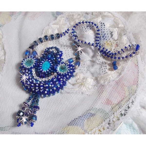 Paris Divine Halskette bestickt mit Swarovski-Kristallen, b&ouml;hmischen Kristallperlen und Rocailles 