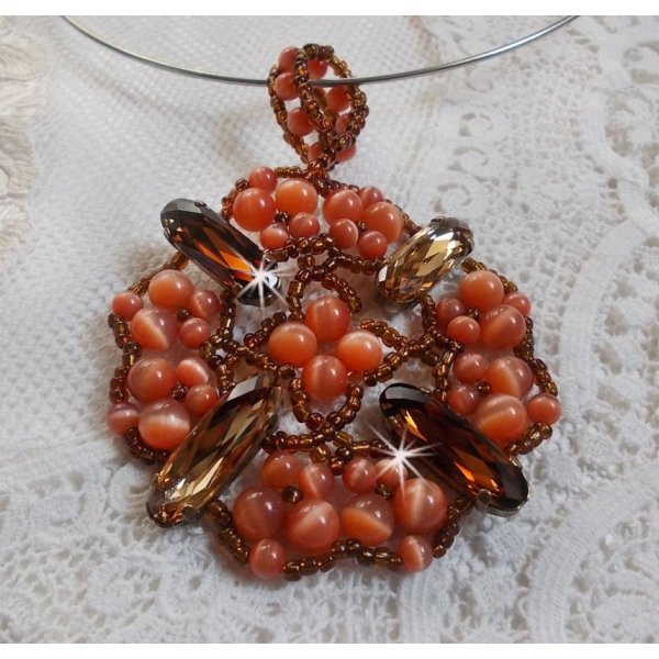 Herbst-Anh&auml;nger-Halskette mit Swarovski-Kristallen und Katzenaugen-Glasperlen