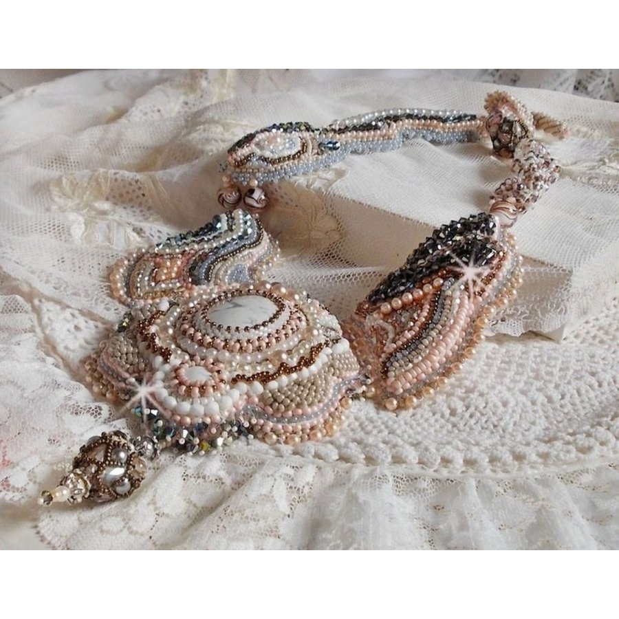 Plastron-Halskette Angelique Marquise des Anges Haute-Couture bestickt mit Edelsteinen und Swarovski-Kristallen