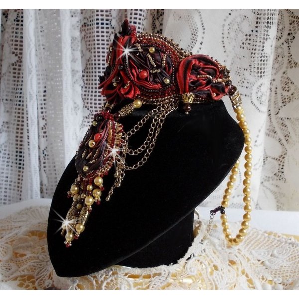 Collier platron Terre de Feu Haute-Couture, avec de la soie le Shibori 