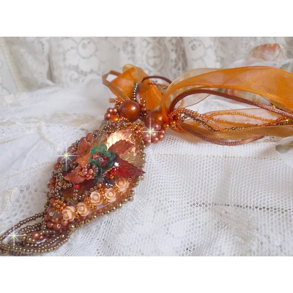 Anh&auml;nger Souffle d'Automne Chic Ethnique, bestickt ganz aus Perlen und Swarovski-Kristall 