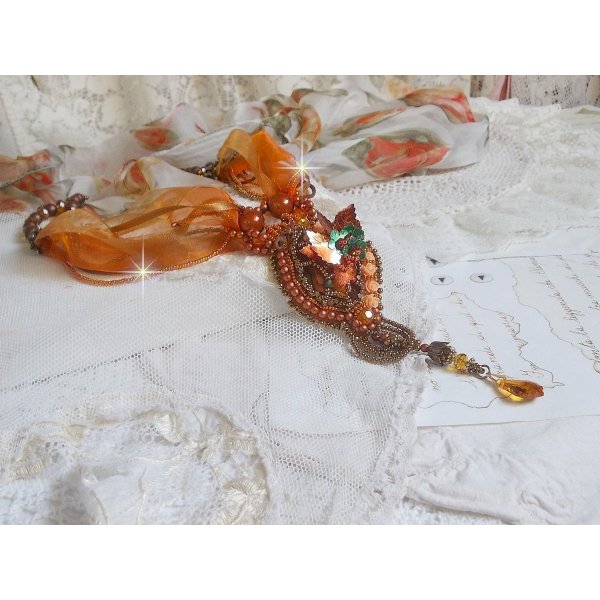 Anh&auml;nger Souffle d'Automne Chic Ethnique, bestickt ganz aus Perlen und Swarovski-Kristall 