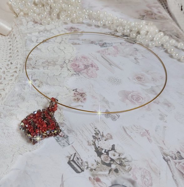 Camel-Anh&auml;nger montiert mit Facetten und Kreiseln aus Swarovski-Kristall