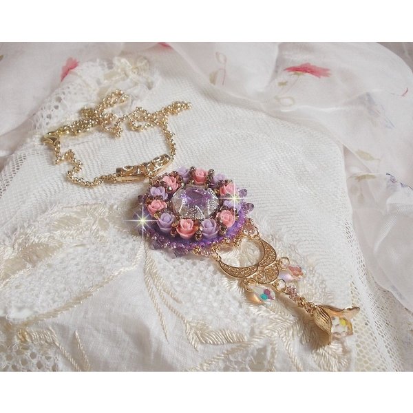 Halskette mit Anh&auml;nger Eis Purple bestickt mit Swarovski-Kristallen 