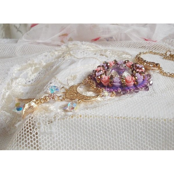 Halskette mit Anh&auml;nger Eis Purple bestickt mit Swarovski-Kristallen 