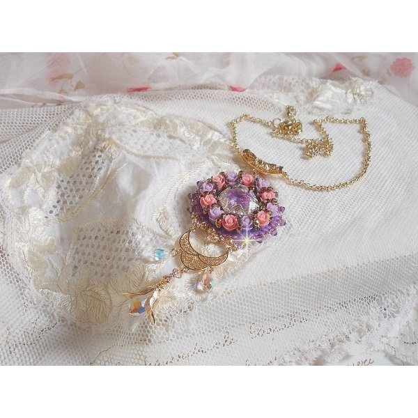 Halskette mit Anh&auml;nger Eis Purple bestickt mit Swarovski-Kristallen 