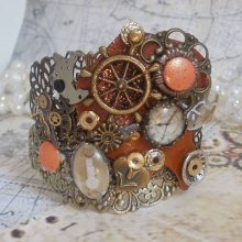 Armband L'élégante du Temps erstellt mit Zahnrädern, Stempeln, Schrauben, Bolzen, Uhrenmechanismus und anderen Materialien