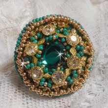 Ring Green Iris bestickt mit einem Mirror Cabochon mit Kätzchen aus Swarovski-Kristall
