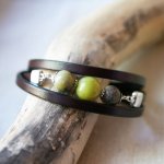 Damenarmband aus Leder und Perlen Olivine triple tours in Customize 