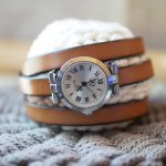 Personalisierbare Multiturn-Armbanduhr mit silbernem Zifferblatt 