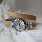 Uhr Lederarmband double tour camel mit Perlenkamee