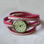 Großhandel Uhr mit Vintage-Bronze-Zifferblatt und personalisiertem Triple-Turn-Lederarmband