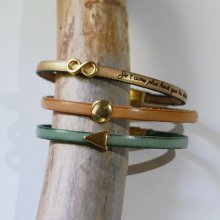 Lederarmband für Frauen mit goldener Schlaufe nach Wahl zum Anpassen