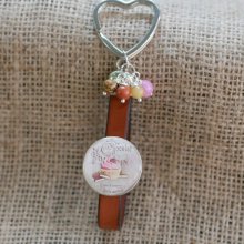 Schlüsselanhänger oder Taschenschmuck mit Cabochon-Thema Schokolade aus Leder und Perlen