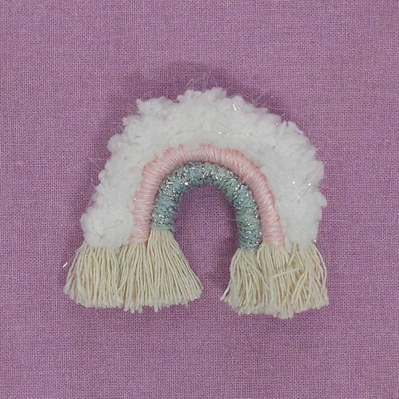 Broche Macramé Arc-en-ciel