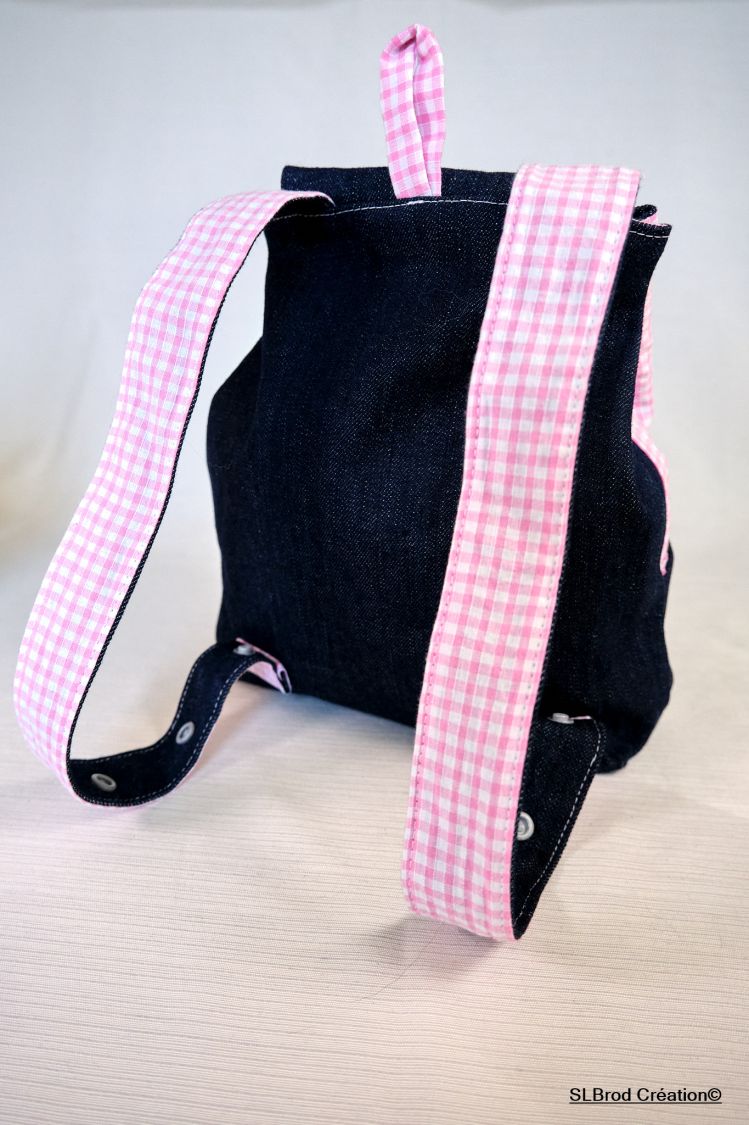 Bestickter Kinderrucksack Elefant mit rosa Hut anpassbar