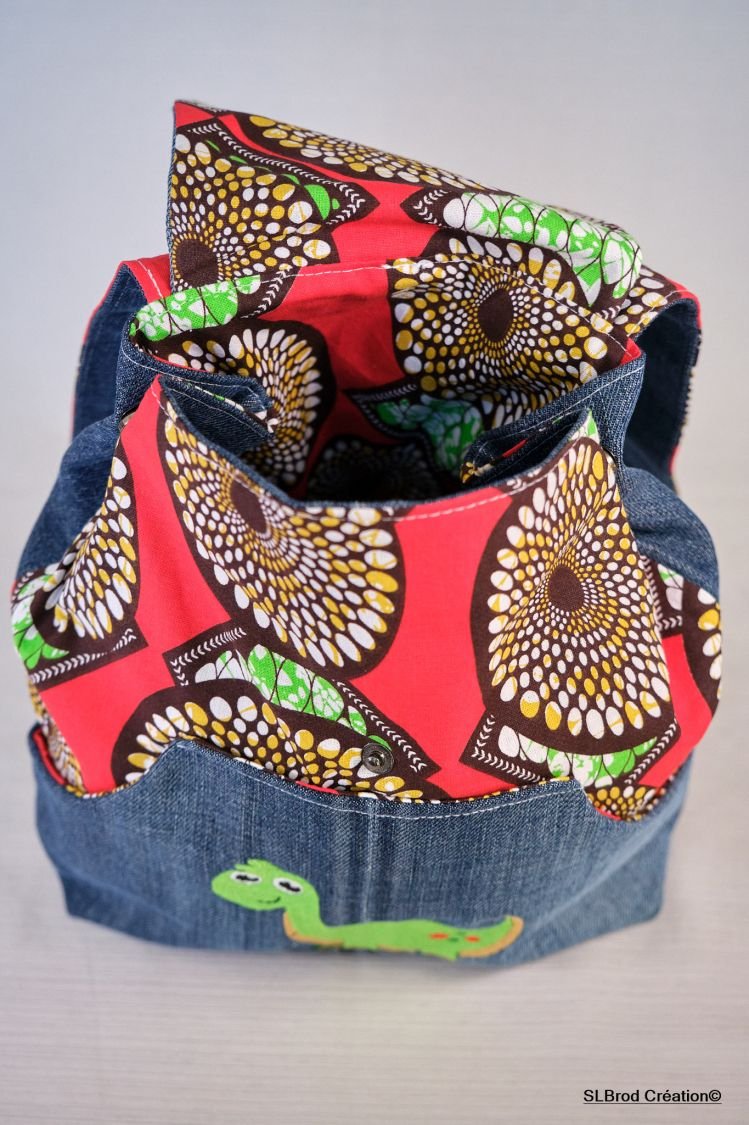 Bestickte Kinder Rucksack Dinosaurier und Wax mit Namen personalisieren