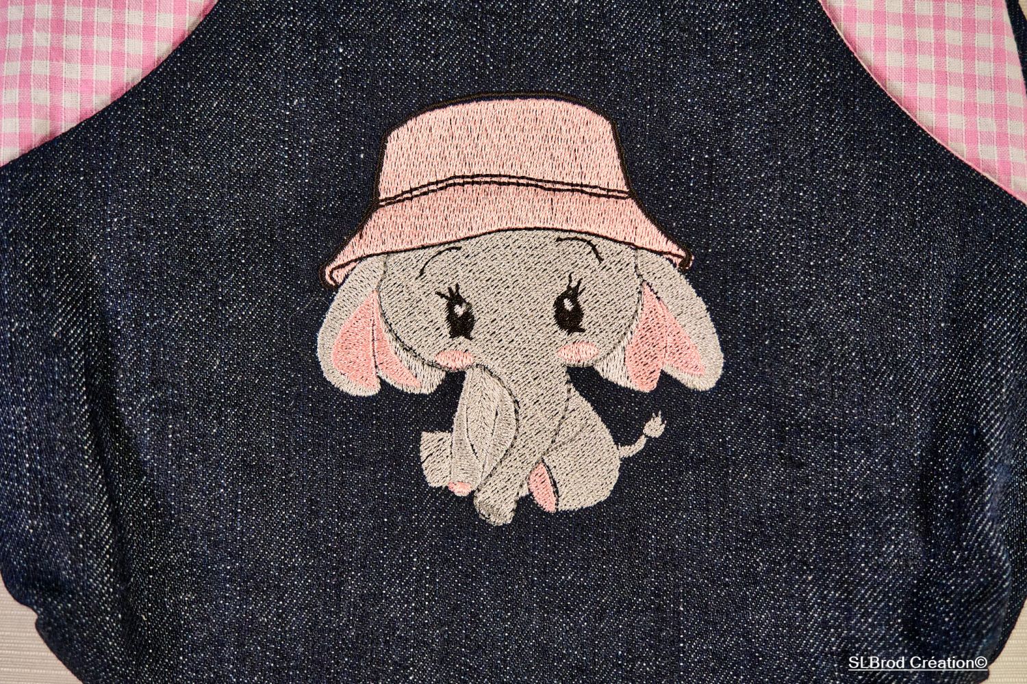 Bestickter Kinderrucksack Elefant mit rosa Hut anpassbar